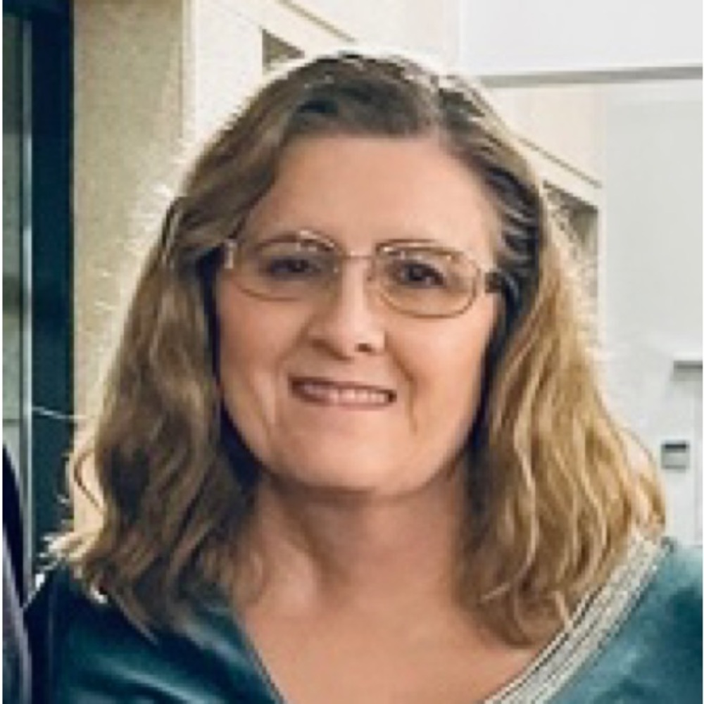 Meet your Posher, Cynthia